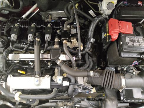 Used 2022 Nissan Kicks SR w/ Interior Electronics Package FWD image 30