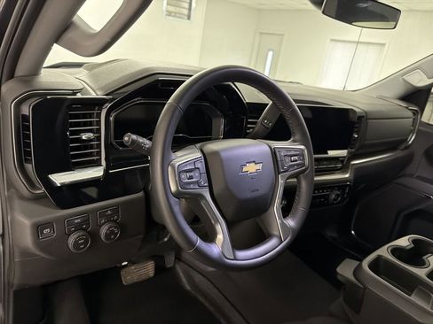 Used 2024 Chevrolet Silverado 1500 LT image 13