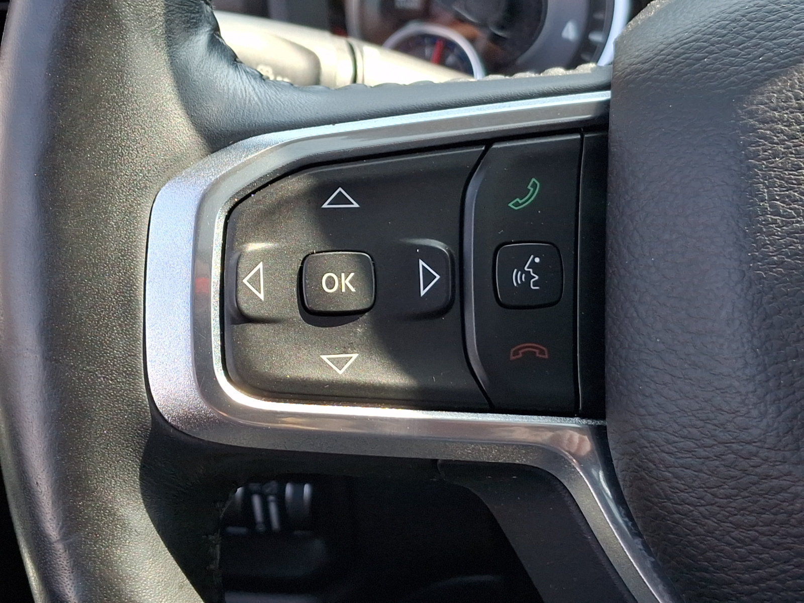 Used 2020 RAM 1500 Laramie AWD/4WD image 21