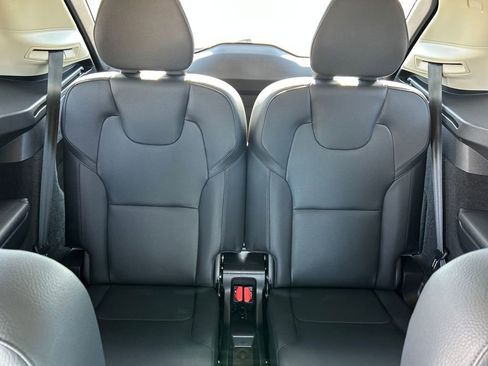 Used 2022 Volvo XC90 T6 Momentum image 25