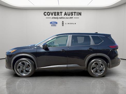 Used 2025 Nissan Rogue SV FWD image 3