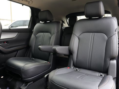 Certified 2025 MAZDA CX-90 Plug-In Hybrid w/Premium Sport image 9