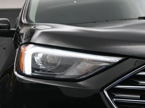 Used 2024 Ford Edge Titanium image 10