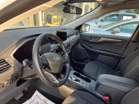 Certified 2023 Ford Escape Active w/ Cold Weather Package image 9