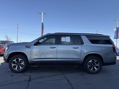 Used 2025 GMC Yukon XL AT4 w/ Premium Trailering Package image 4