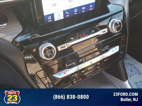 Certified 2022 Ford Explorer Platinum w/ Equipment Group 601A image 17