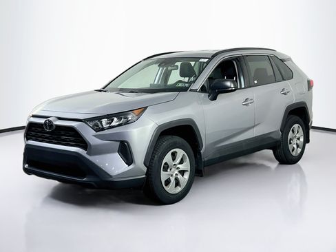 Used 2021 Toyota RAV4 LE AWD/4WD image 1