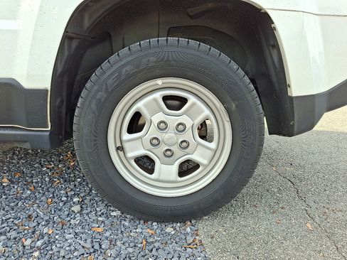 Used 2016 Jeep Patriot Sport w/ Power Value Group image 12