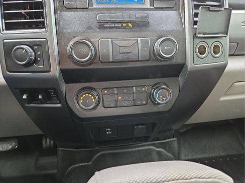 Used 2019 Ford F250 XLT AWD/4WD image 17