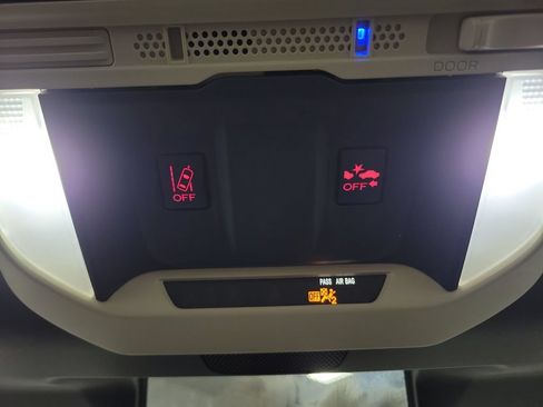 Used 2023 Subaru Forester AWD/4WD image 19