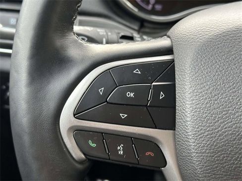 Certified 2022 Jeep Grand Cherokee Limited image 32