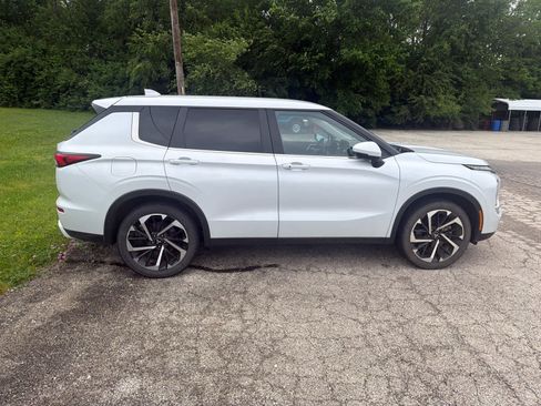 Used 2024 Mitsubishi Outlander SE FWD image 4
