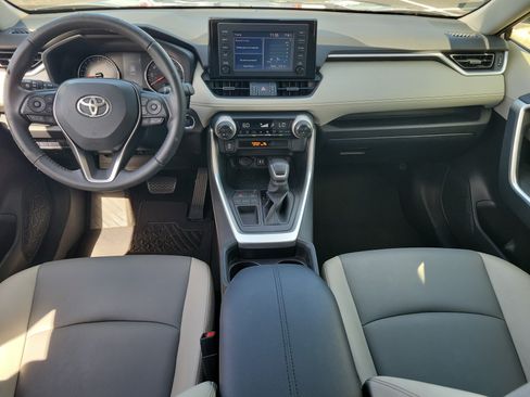 Used 2019 Toyota RAV4 XLE Premium FWD image 16