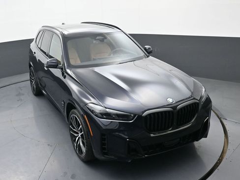 New 2026 BMW X5 xDrive40i w/ M Sport Package AWD/4WD image 30