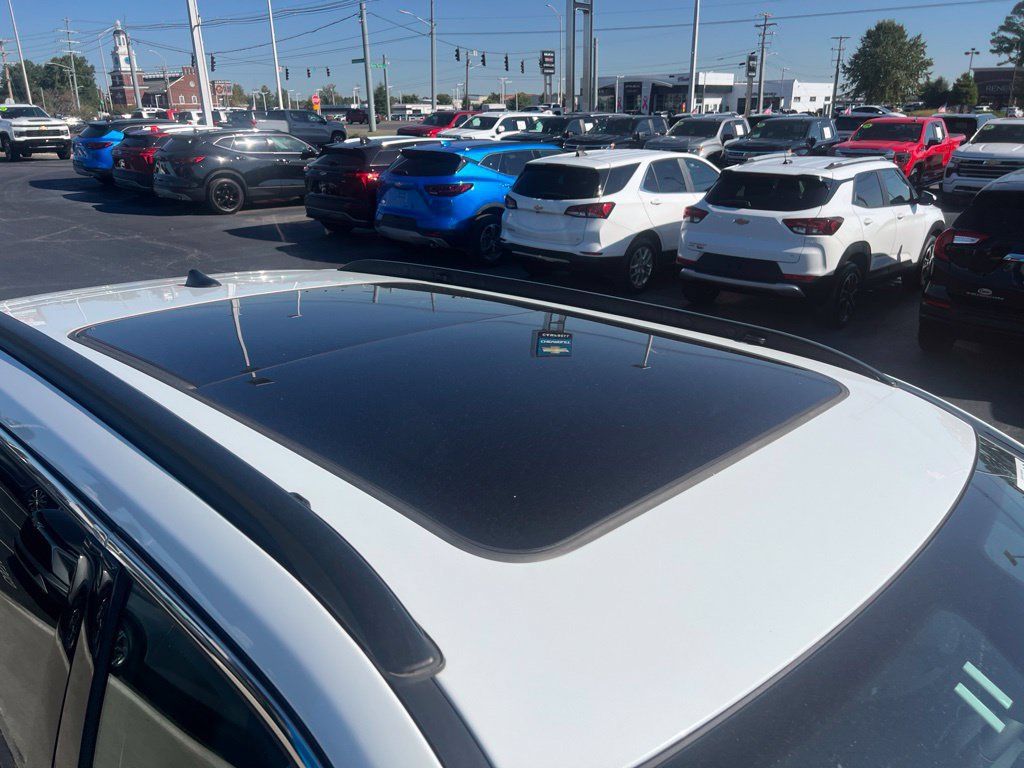 Used 2025 Jeep Compass Latitude w/ Sun & Sound Group AWD/4WD image 22