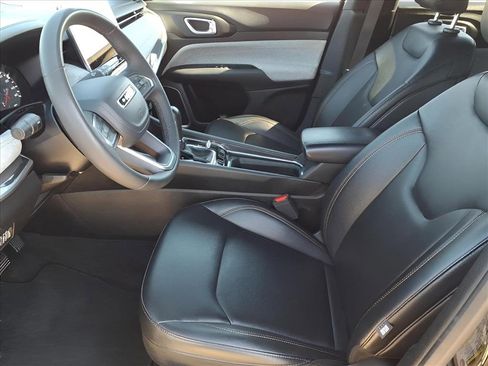 Used 2024 Jeep Compass Latitude image 14