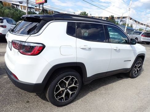 Used 2025 Jeep Compass Limited AWD/4WD image 7