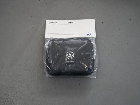 Used 2025 Volkswagen ID. Buzz 1st Edition RWD image 42