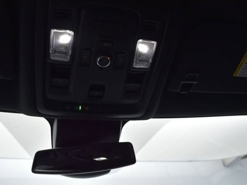 Used 2023 GMC Yukon XL AT4 image 13