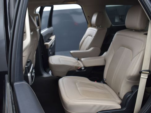 Used 2024 Ford Expedition Limited image 22