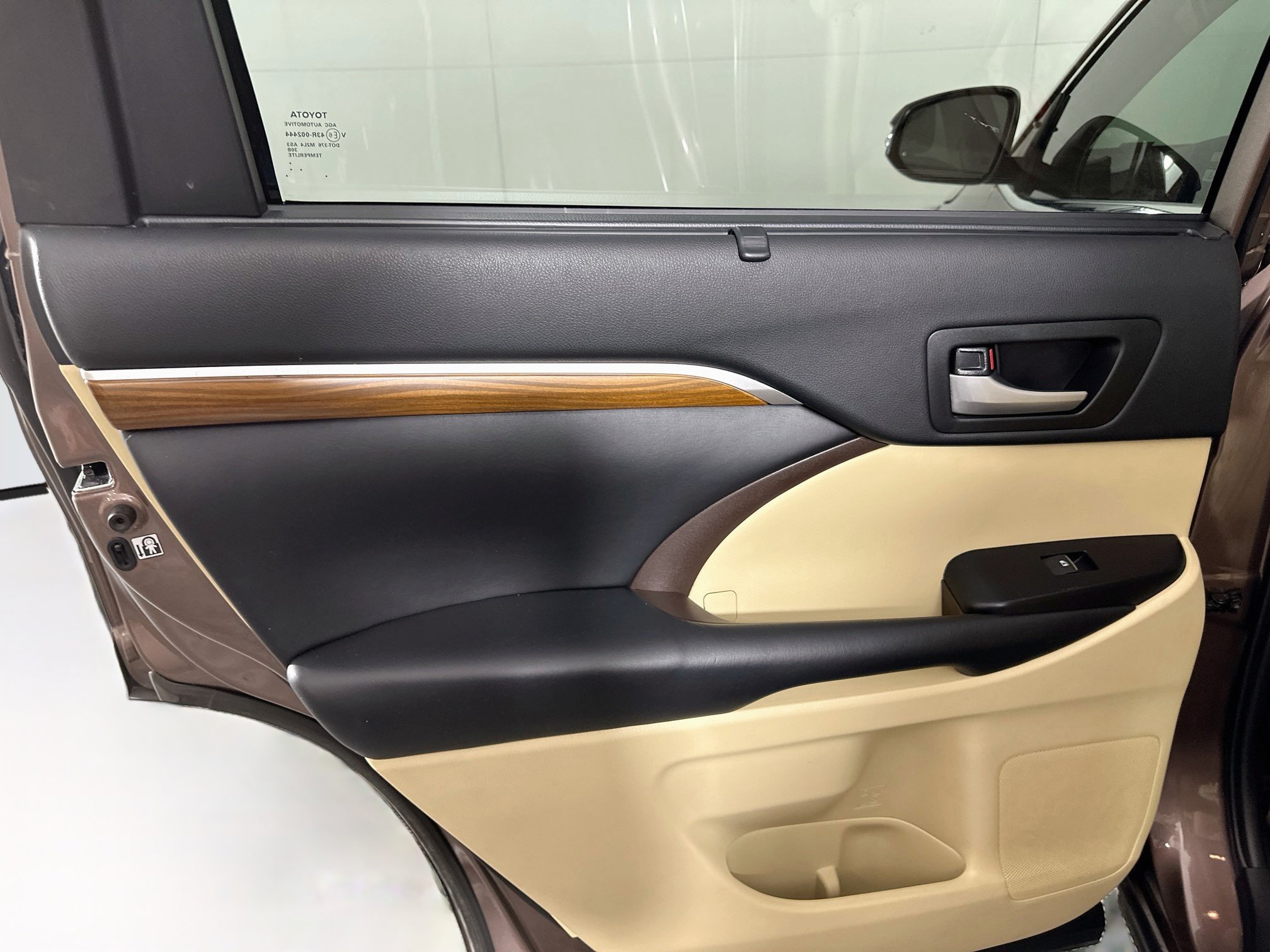 Used 2019 Toyota Highlander Limited AWD/4WD image 28