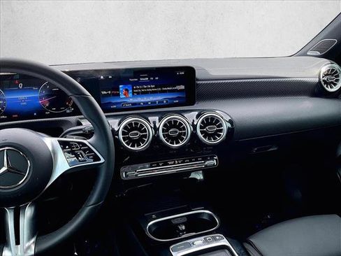 Used 2026 Mercedes-Benz CLA 250 image 8