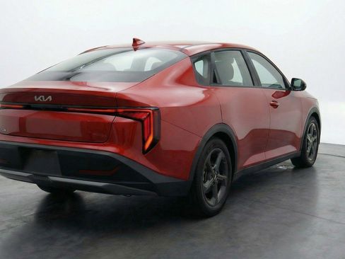 Used 2025 Kia K4 LXS image 9