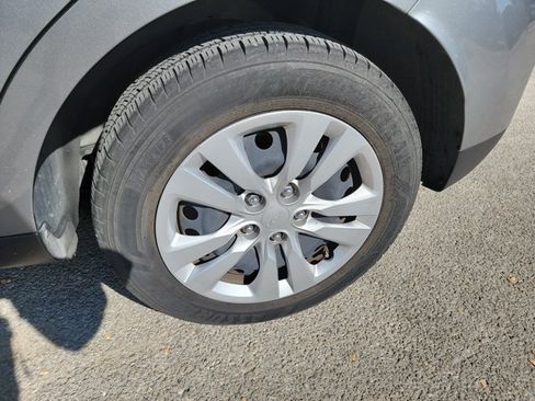 Used 2023 Kia Soul LX FWD image 9