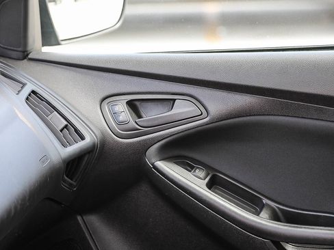 Used 2017 Ford Focus S FWD image 21