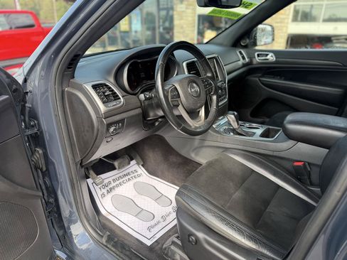 Used 2018 Jeep Grand Cherokee Altitude AWD/4WD image 12
