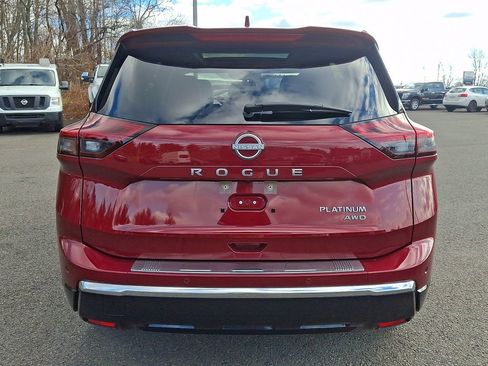 Certified 2024 Nissan Rogue Platinum image 5