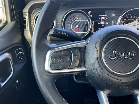 Used 2023 Jeep Gladiator Overland image 19