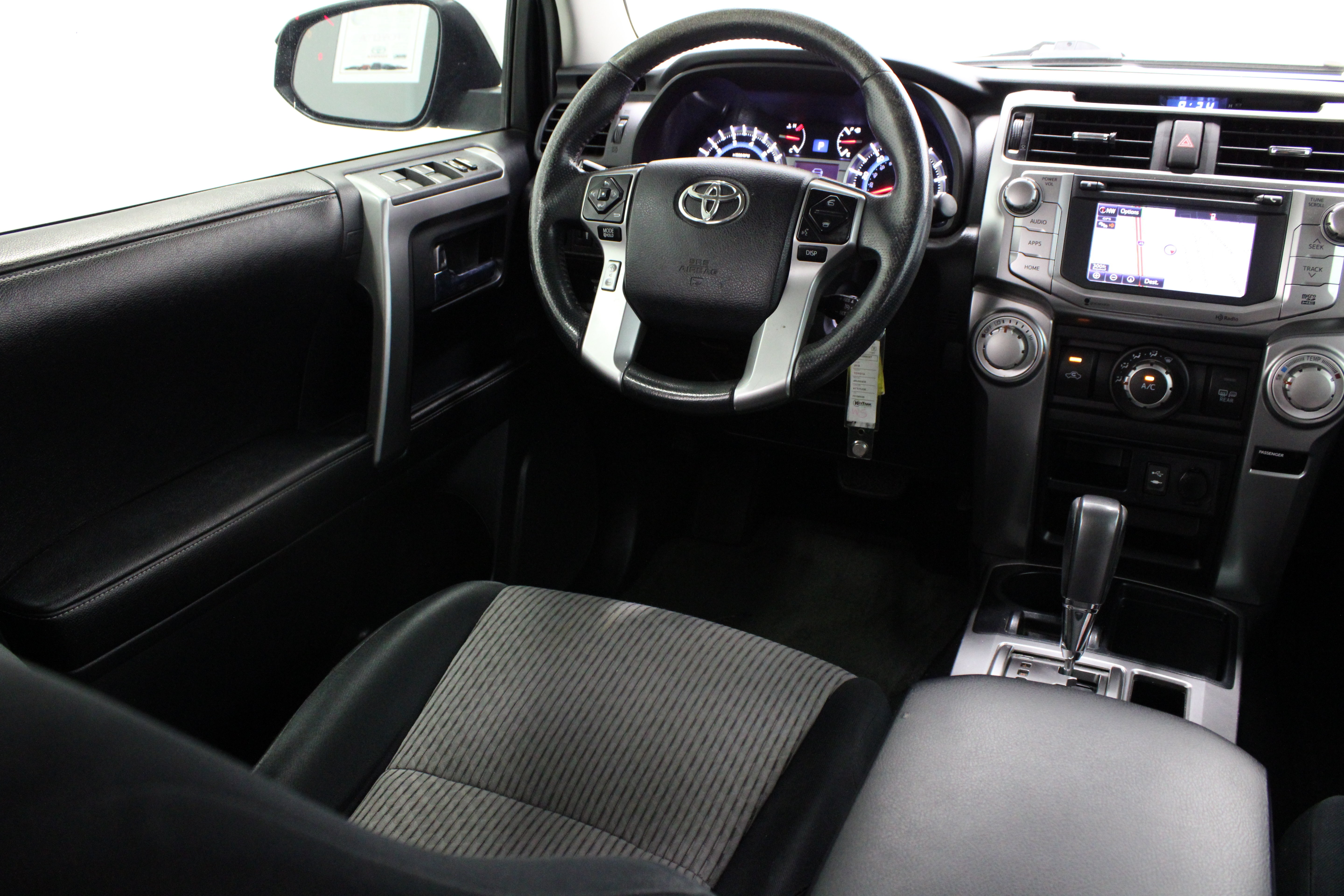 Used 2015 Toyota 4Runner SR5 RWD image 28