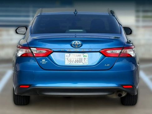 Used 2020 Toyota Camry LE FWD image 4