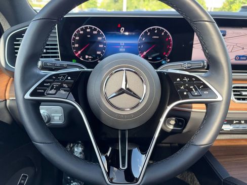 Used 2025 Mercedes-Benz GLE 450 4MATIC w/ Winter Package image 11