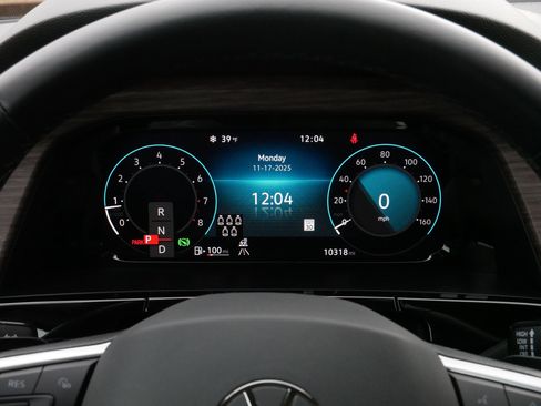 Certified 2024 Volkswagen Atlas SEL Premium R-Line image 21