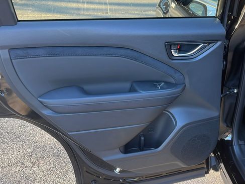 Certified 2025 Subaru Forester Limited image 22