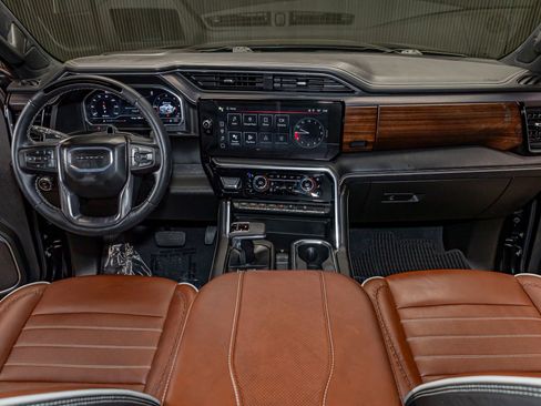 Used 2025 GMC Sierra 1500 Denali Ultimate image 14