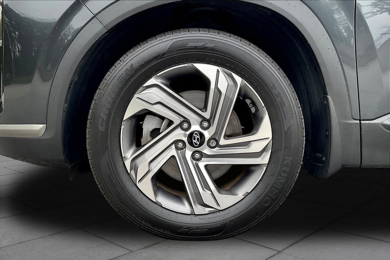 Used 2023 Hyundai Santa Fe SEL FWD image 11