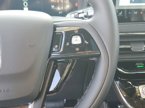 New 2026 Lincoln Corsair Premiere image 18