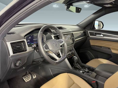 Used 2022 Volkswagen Atlas Cross Sport SEL R-Line image 3