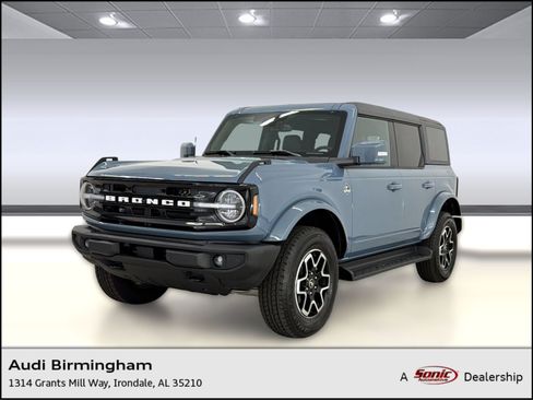 Used 2025 Ford Bronco Outer Banks AWD/4WD image 1