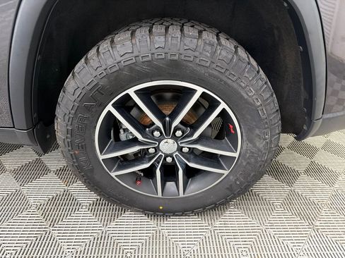 Used 2017 Jeep Grand Cherokee Trailhawk AWD/4WD image 20