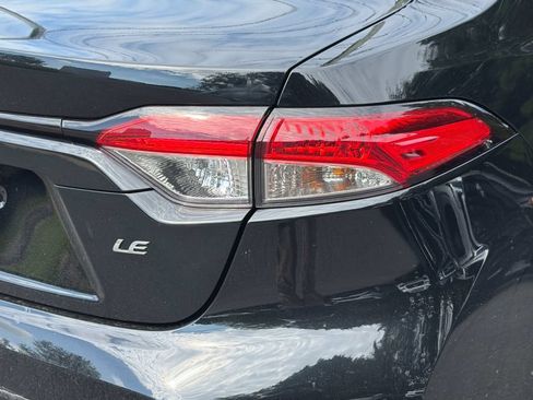 Used 2025 Toyota Corolla LE FWD image 5