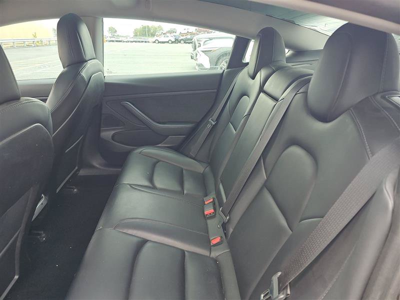Used 2020 Tesla Model 3 Standard Range Plus RWD image 8