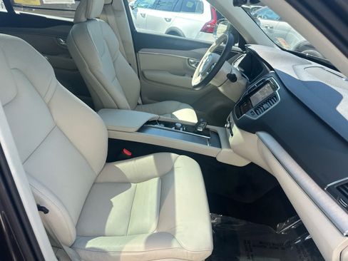 Used 2025 Volvo XC90 B5 Core w/ Climate Package AWD/4WD image 44