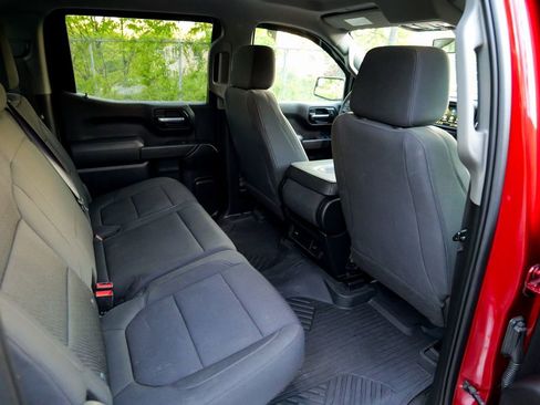 Used 2021 Chevrolet Silverado 1500 Custom Trail Boss AWD/4WD image 32