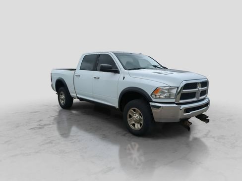 Used 2014 RAM 2500 SLT AWD/4WD image 2