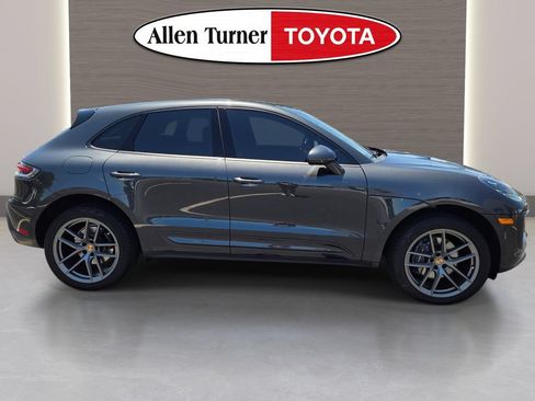 Used 2024 Porsche Macan AWD/4WD image 5