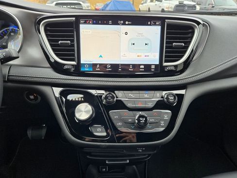 New 2026 Chrysler Pacifica Select AWD/4WD image 18